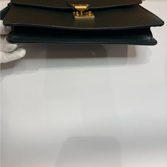 Authentic Louis Vuitton Green Taiga Leather Wristlet & Clutch Brass Hardware - Picture 13 of 13